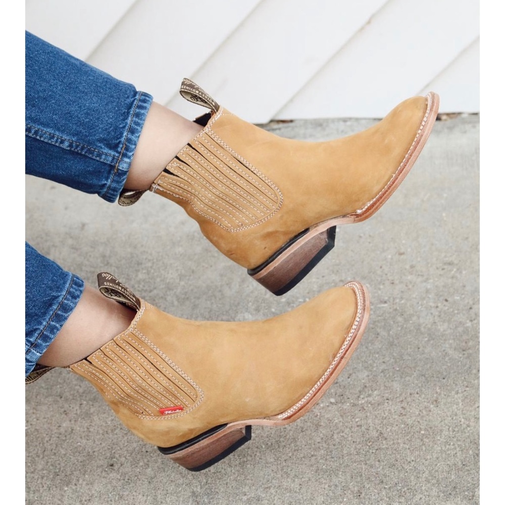 Women county botines